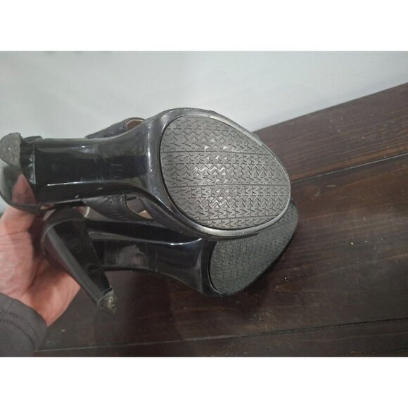 EUC Michael Kors Black Leather T Strap Zip Front Heels/Size 6M - Picture 7 of 10